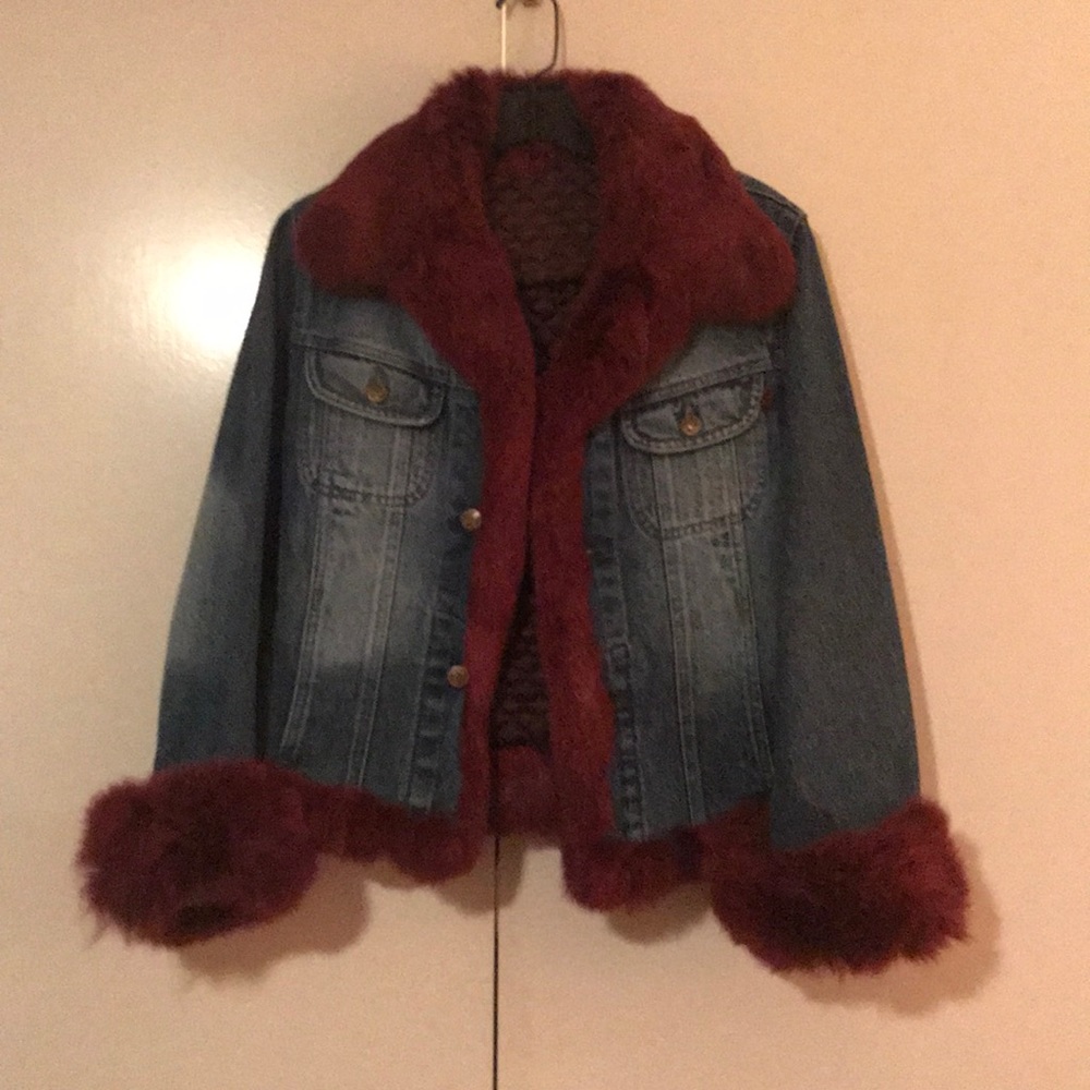 Jean jacket w/wine colored fur collar & cuffs.